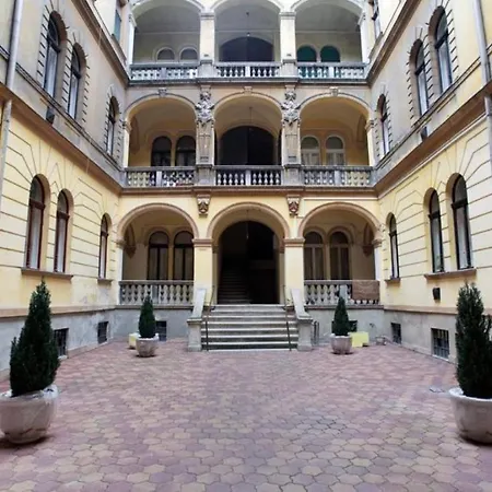 For Long-term, Budget! Szondi Apartment Budapest