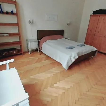 For Long-term, Budget! Szondi Budapest